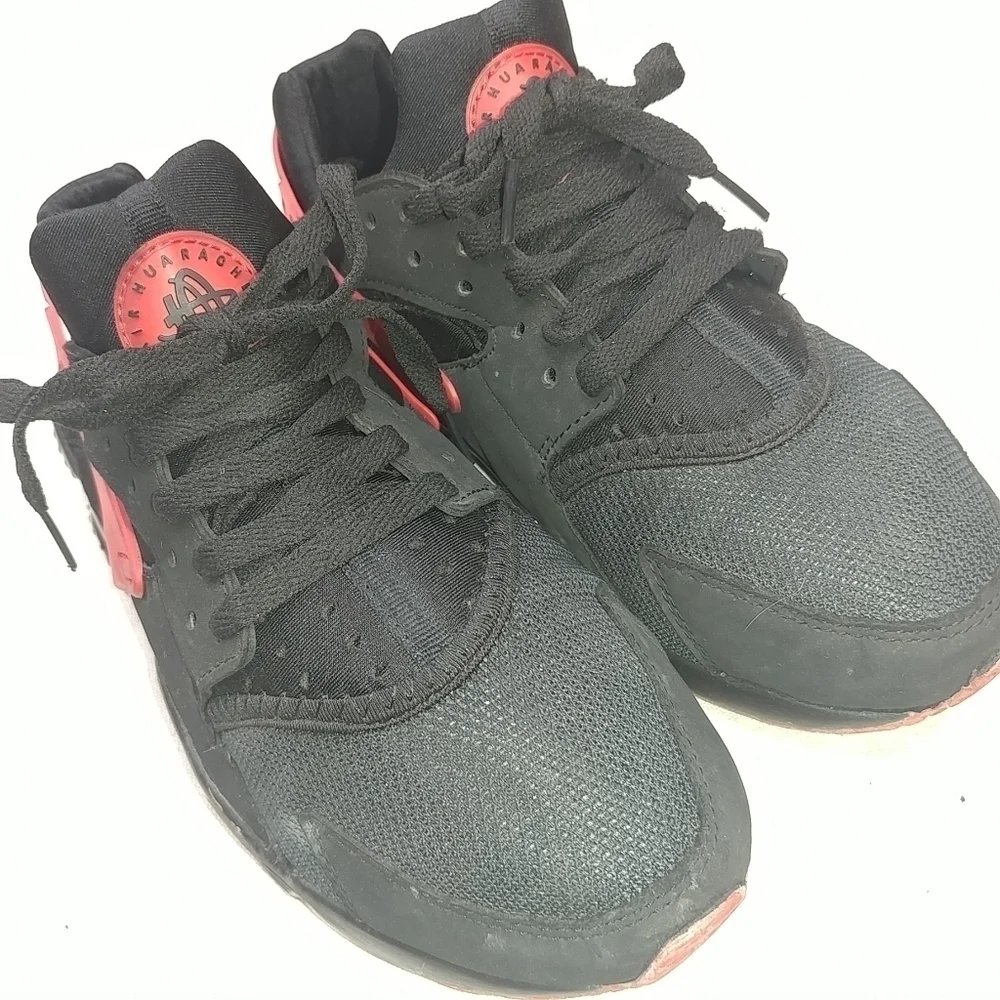 Nike Air Huarache Men’s Athletic Sneaker Shoe Blac